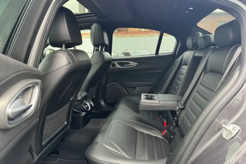 Alfa Romeo Giulia din 2024 cu 27.000 km - oferta ALF142757 - foto 33