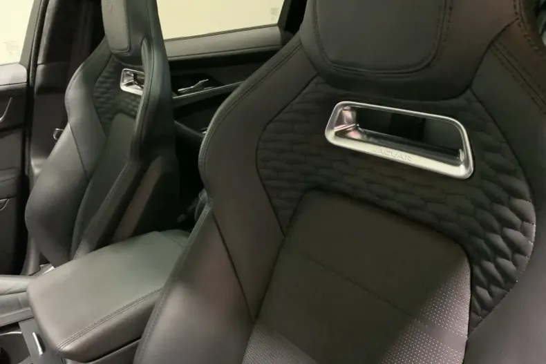 Jaguar F-Pace din 2021 cu 84.486 km - oferta JAG142772 - foto 27