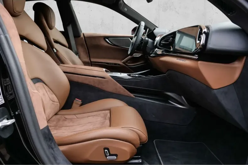 Ferrari Purosangue din 2025 cu 9.000 km - oferta FER142790 - foto 18