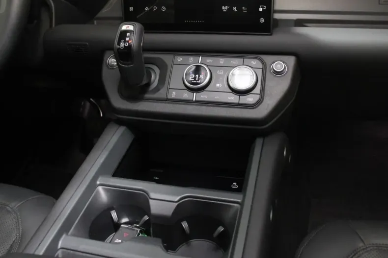 Land Rover Defender din 2024 cu 19.400 km - oferta LAN142804 - foto 5