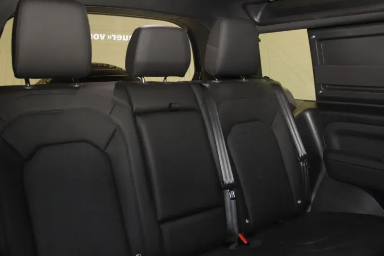 Land Rover Defender din 2024 cu 19.400 km - oferta LAN142804 - foto 6