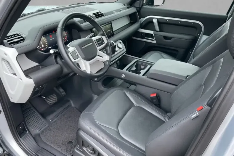 Land Rover Defender din 2024 cu 12.773 km - oferta LAN142813 - foto 5