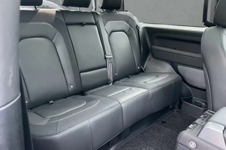 Land Rover Defender din 2024 cu 12.773 km - oferta LAN142813 - foto 6