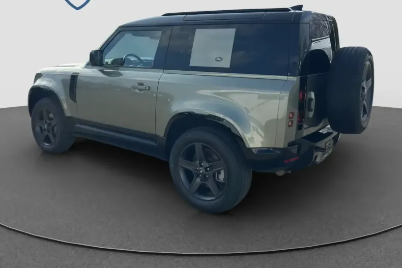 Land Rover Defender din 2024 cu 30.900 km - oferta LAN142815 - foto 2