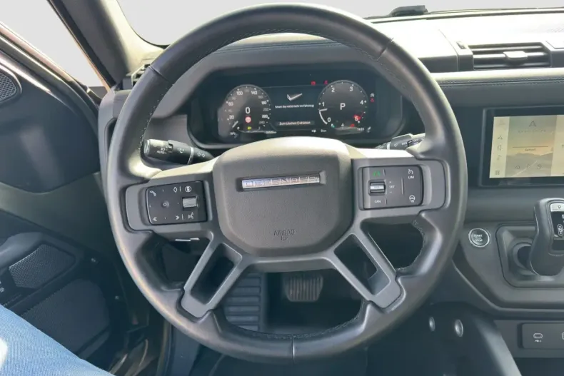 Land Rover Defender din 2024 cu 30.900 km - oferta LAN142815 - foto 3