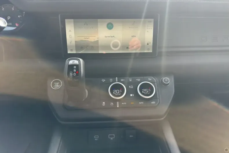 Land Rover Defender din 2024 cu 30.900 km - oferta LAN142815 - foto 8