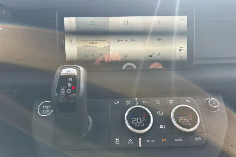 Land Rover Defender din 2024 cu 30.900 km - oferta LAN142815 - foto 9