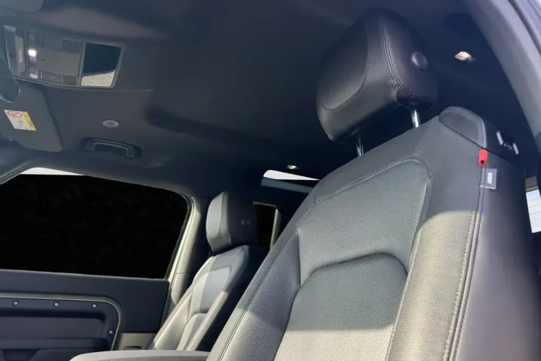 Land Rover Defender din 2024 cu 30.900 km - oferta LAN142815 - foto 15