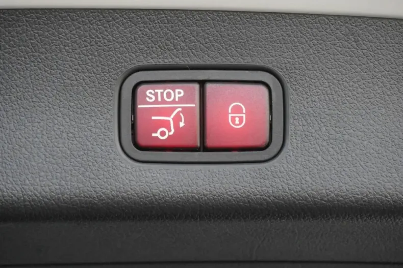 Mercedes-Benz GLC 300 din 2023 cu 45.885 km - oferta MER142821 - foto 15