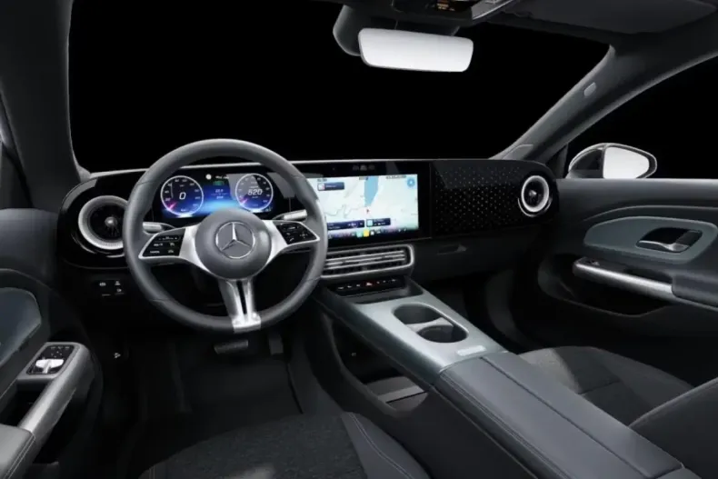 Mercedes-Benz CLA 350 din 2025 cu 9.900 km - oferta MER142837 - foto 3