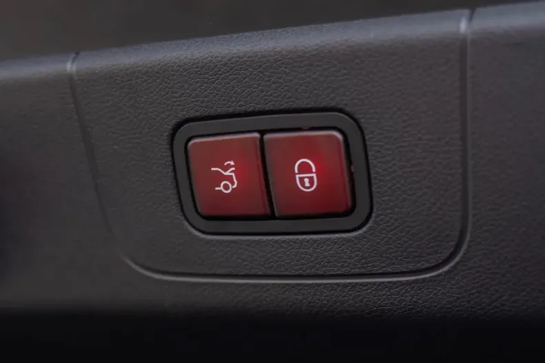 Mercedes-Benz CLA 250 din 2025 cu 4.100 km - oferta MER142845 - foto 3