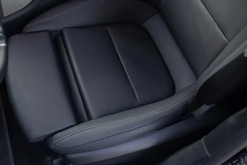 Mercedes-Benz CLA 250 din 2025 cu 4.100 km - oferta MER142845 - foto 6