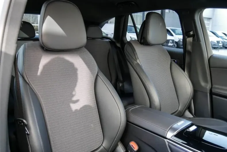 Mercedes-Benz GLC 200 din 2025 cu 19.900 km - oferta MER142847 - foto 6