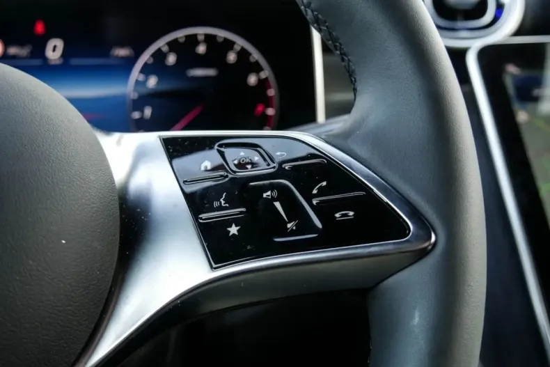 Mercedes-Benz GLC 200 din 2025 cu 19.900 km - oferta MER142847 - foto 14