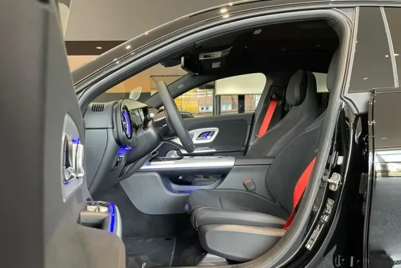 Mercedes-Benz CLA 350 din 2025 cu 9.000 km - oferta MER142857 - foto 7