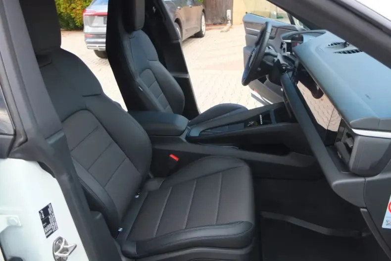 Porsche Macan din 2025 cu 6.800 km - oferta POR142864 - foto 4