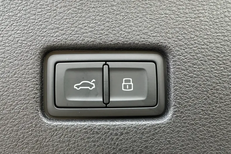 Audi Q8 din 2025 cu 7.500 km - oferta AUD142867 - foto 24