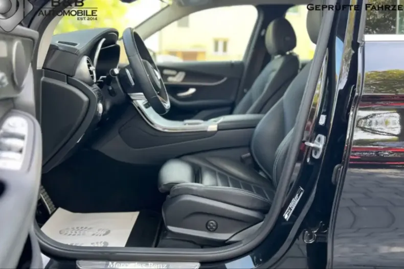 Mercedes-Benz GLC 400 din 2022 cu 56.500 km - oferta MER142870 - foto 6