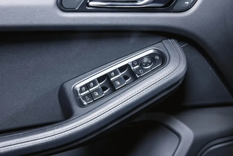 Porsche Macan din 2023 cu 42.800 km - oferta POR142871 - foto 24