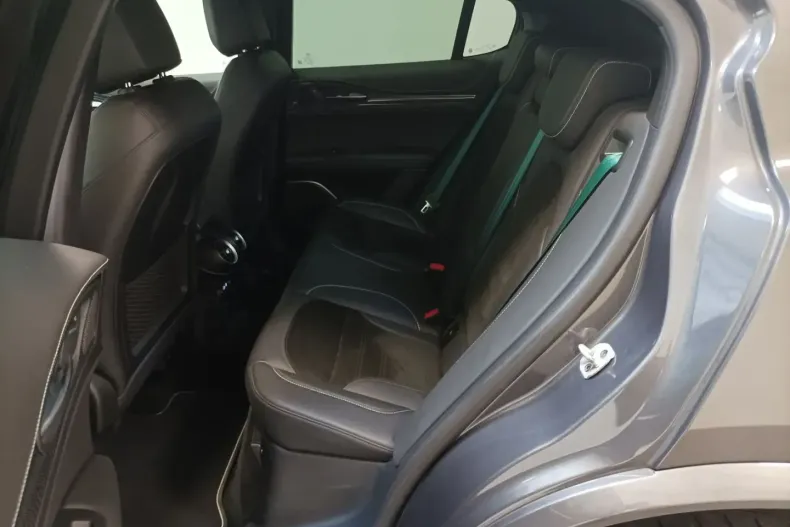 Alfa Romeo Stelvio din 2021 cu 72.509 km - oferta ALF142874 - foto 17