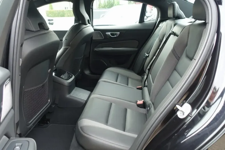 Volvo S60 din 2024 cu 19.950 km - oferta VOL142879 - foto 12