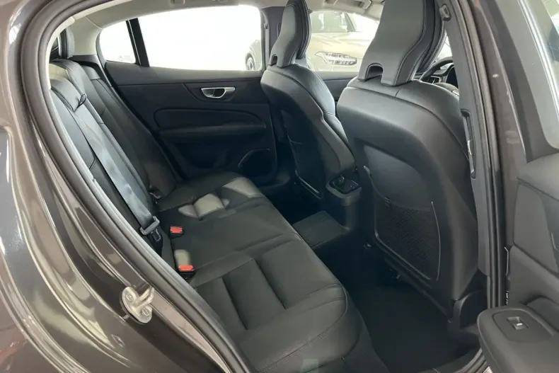 Volvo S60 din 2024 cu 22.369 km - oferta VOL142880 - foto 13