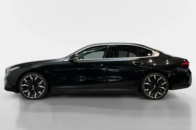 BMW 550 din 2024 cu 28.000 km - oferta BMW142881 - foto 2