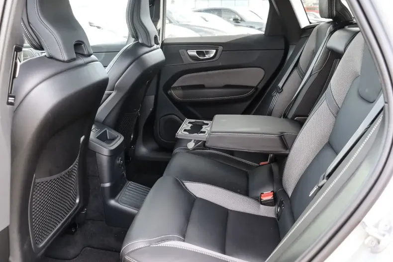 Volvo XC60 din 2024 cu 21.005 km - oferta VOL142884 - foto 13