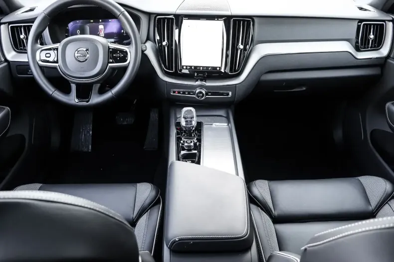 Volvo XC60 din 2024 cu 16.241 km - oferta VOL142885 - foto 5