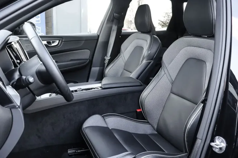 Volvo XC60 din 2024 cu 16.241 km - oferta VOL142885 - foto 7