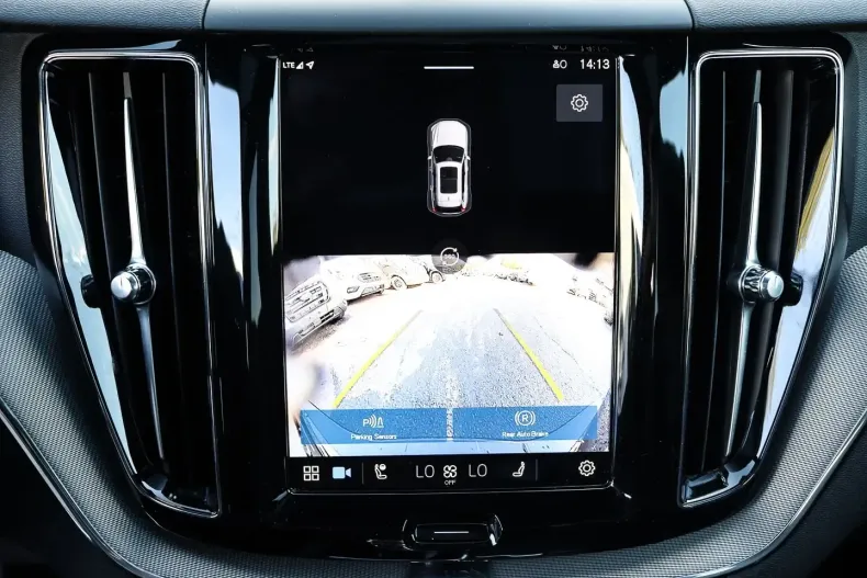 Volvo XC60 din 2024 cu 16.241 km - oferta VOL142885 - foto 9