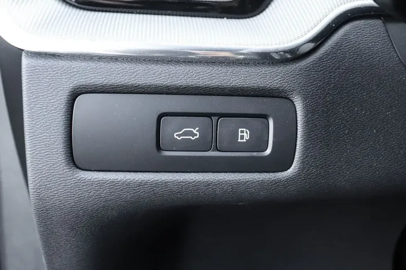 Volvo XC60 din 2024 cu 16.241 km - oferta VOL142885 - foto 11