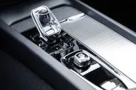 Volvo XC60 din 2024 cu 16.241 km - oferta VOL142885 - foto 12