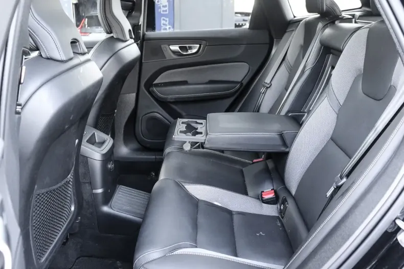 Volvo XC60 din 2024 cu 16.241 km - oferta VOL142885 - foto 14