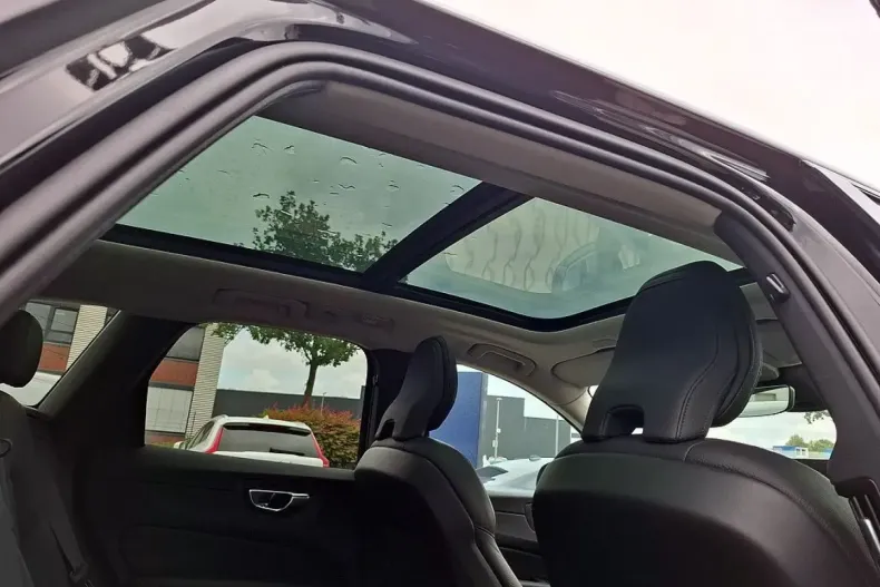 Volvo XC60 din 2024 cu 26.105 km - oferta VOL142888 - foto 12