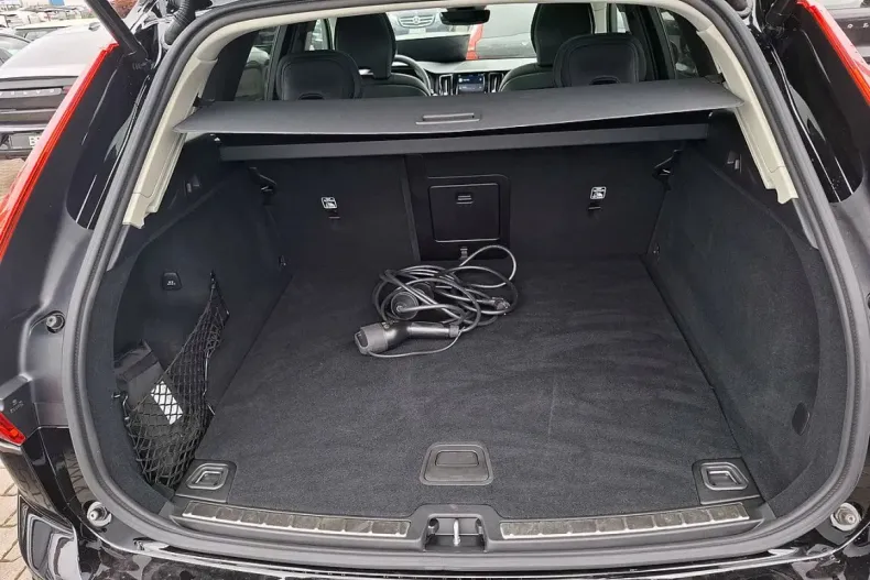 Volvo XC60 din 2024 cu 26.105 km - oferta VOL142888 - foto 13