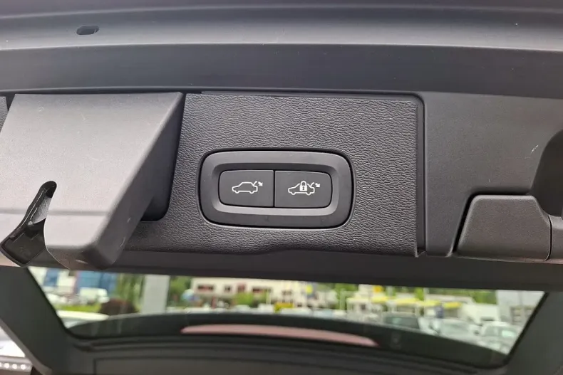 Volvo XC60 din 2024 cu 26.105 km - oferta VOL142888 - foto 14