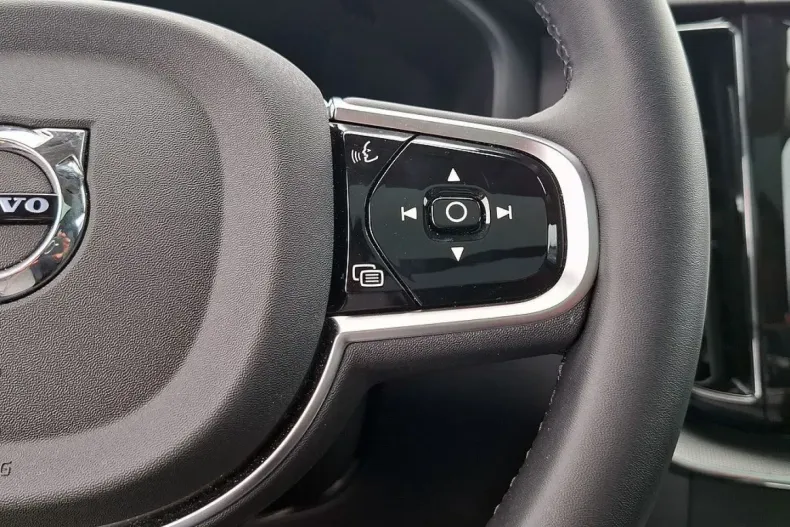 Volvo XC60 din 2024 cu 26.105 km - oferta VOL142888 - foto 29