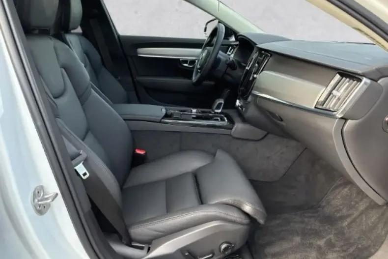 Volvo S90 din 2025 cu 25.797 km - oferta VOL142892 - foto 3