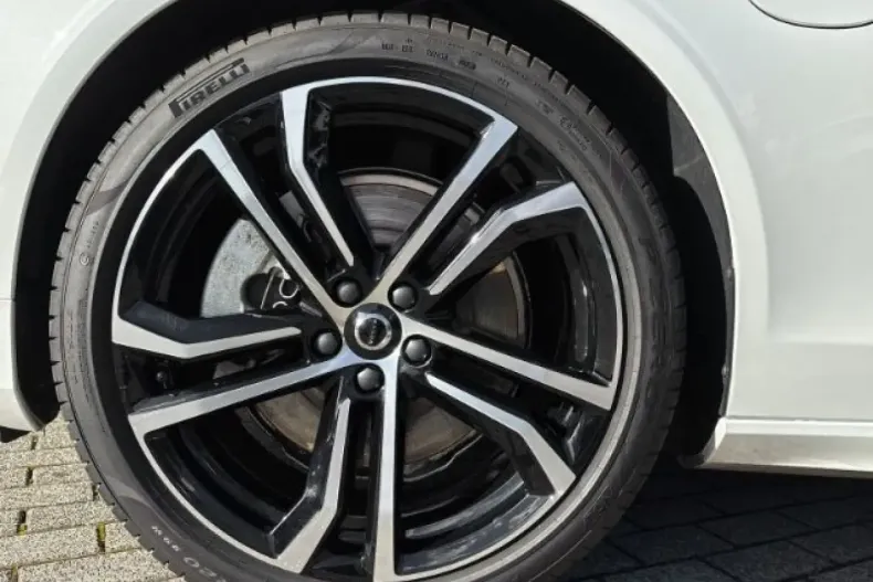 Volvo S90 din 2025 cu 25.797 km - oferta VOL142892 - foto 9