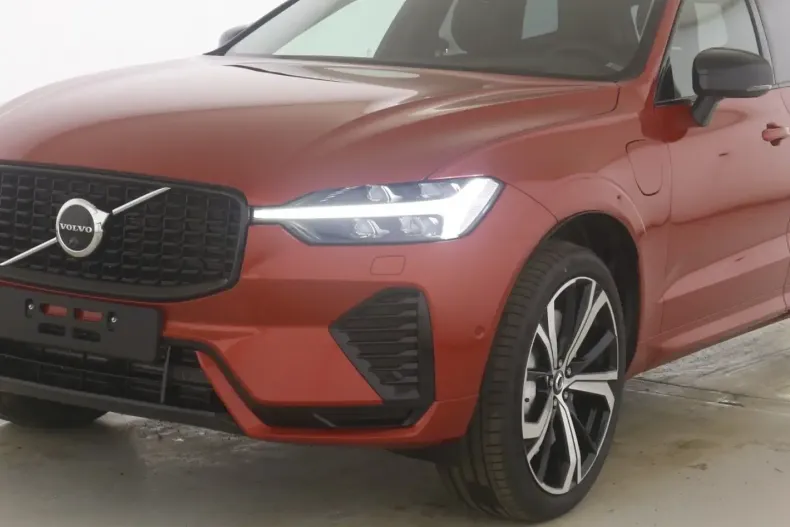 Volvo XC60 din 2024 cu 25.000 km - oferta VOL142899 - foto 1
