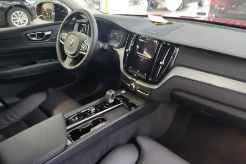 Volvo XC60 din 2024 cu 25.000 km - oferta VOL142899 - foto 7