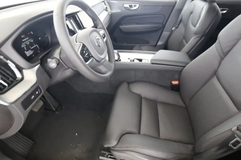 Volvo XC60 din 2024 cu 25.000 km - oferta VOL142899 - foto 13