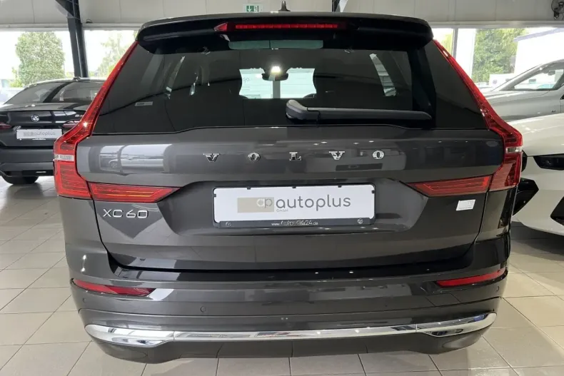 Volvo XC60 din 2024 cu 17.726 km - oferta VOL142901 - foto 8