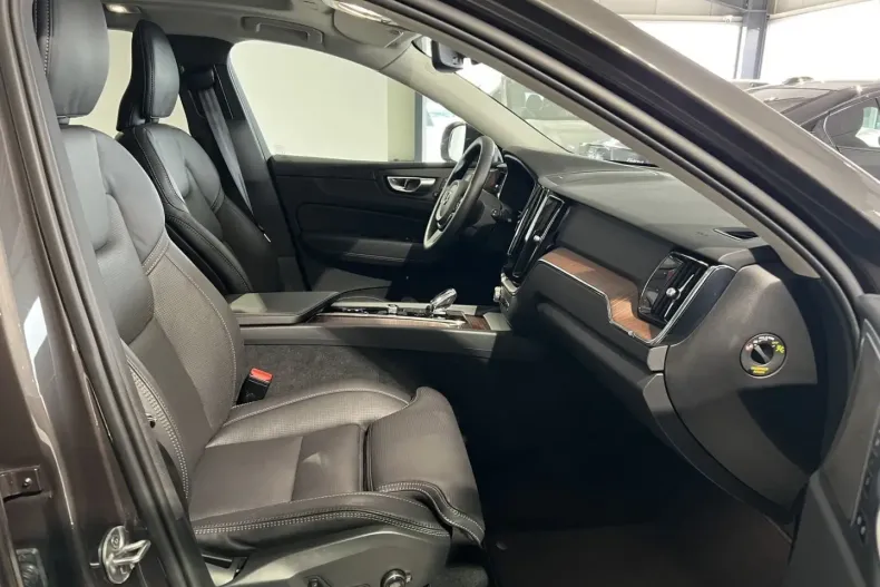 Volvo XC60 din 2024 cu 17.726 km - oferta VOL142901 - foto 11