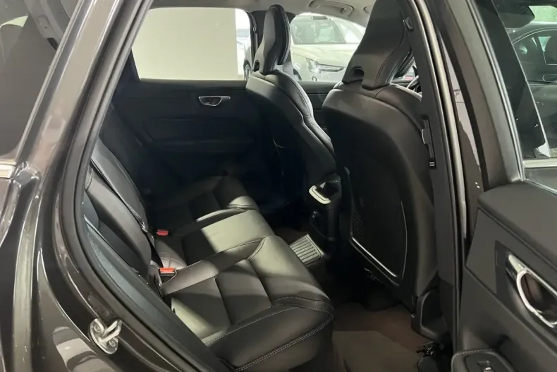 Volvo XC60 din 2024 cu 17.726 km - oferta VOL142901 - foto 13