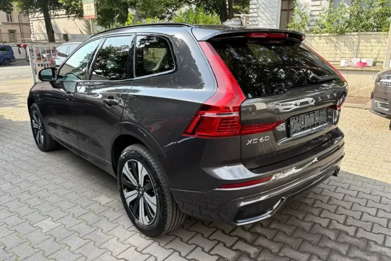 Volvo XC60 din 2024 cu 26.609 km - oferta VOL142904 - foto 3