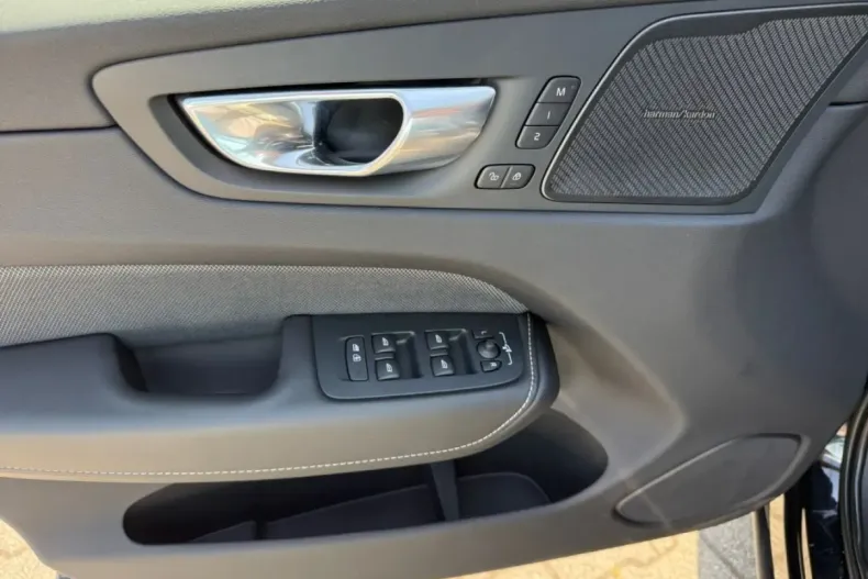 Volvo XC60 din 2024 cu 27.421 km - oferta VOL142908 - foto 12