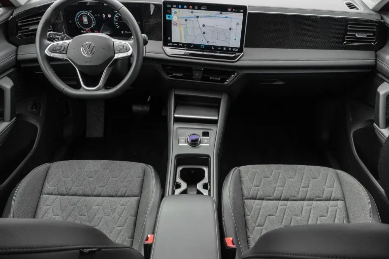 Volkswagen Tiguan din 2024 cu 14.396 km - oferta VOL142916 - foto 9