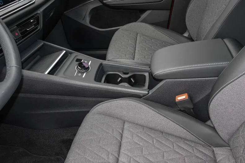 Volkswagen Tiguan din 2024 cu 14.396 km - oferta VOL142916 - foto 13